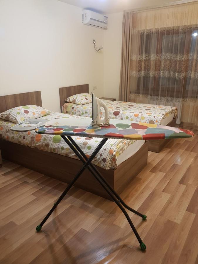 Vernisaj Apt At Republic Square & Ruben Tours エレバン エクステリア 写真