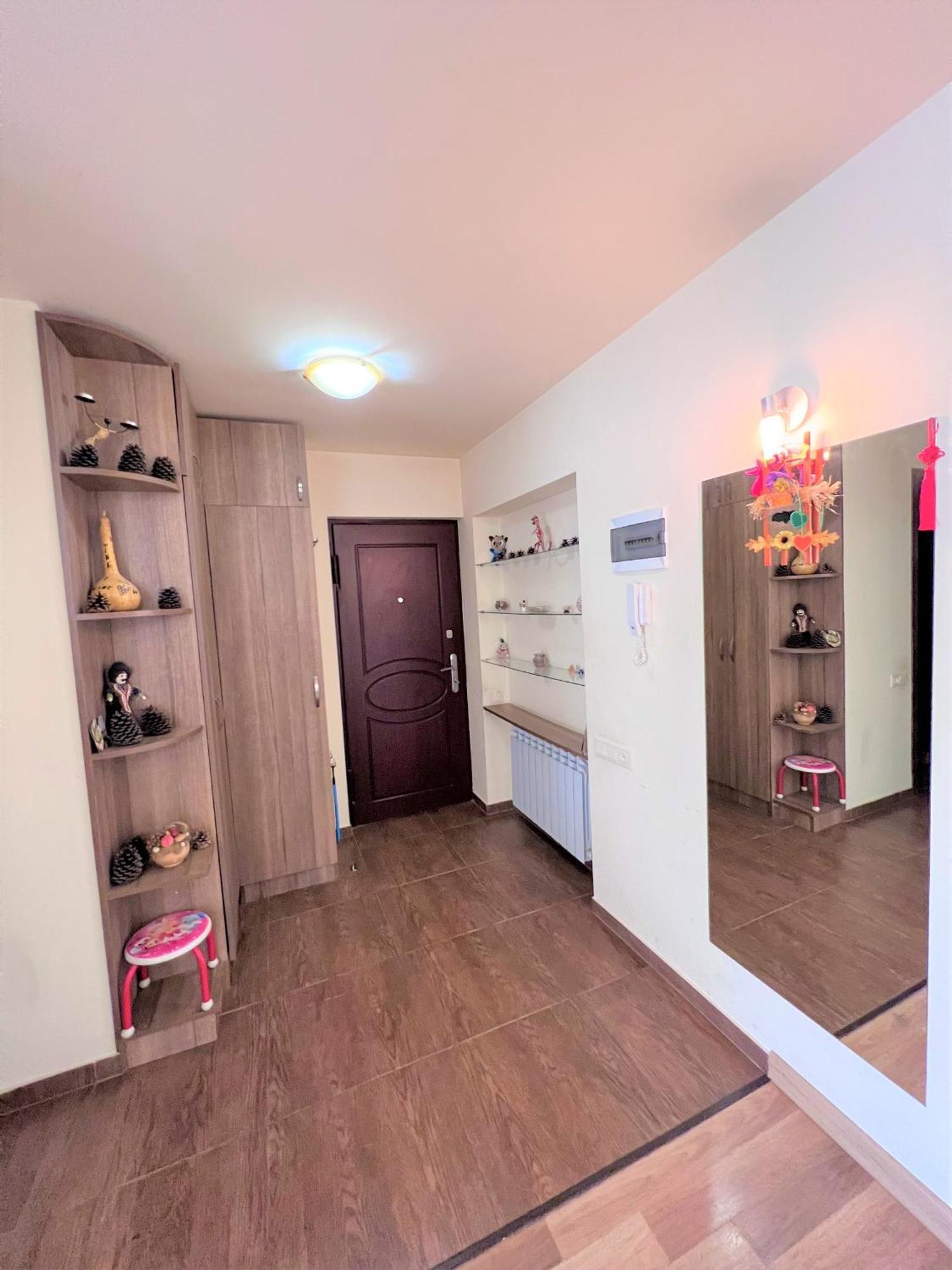 Vernisaj Apt At Republic Square & Ruben Tours エレバン エクステリア 写真